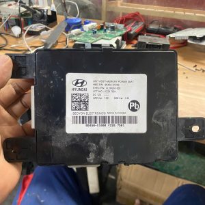 HỘP NHỚ GHẾ HYUNDAI SANTAFE 95450-S1000